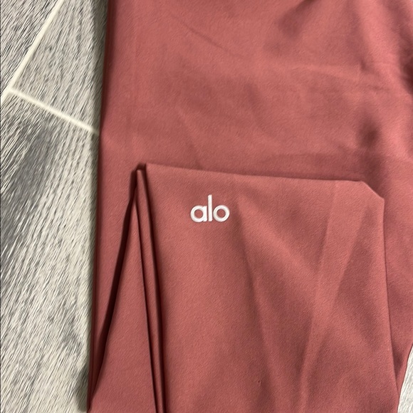 Alo High-Waisted Leggings in Rust - Picture 2 of 8